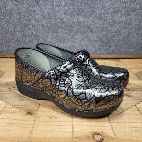Dansko XP 2.0 Clogs Black and Silver Paisley Patent Leather Size 40 Shoe… - Picture 1 of 9